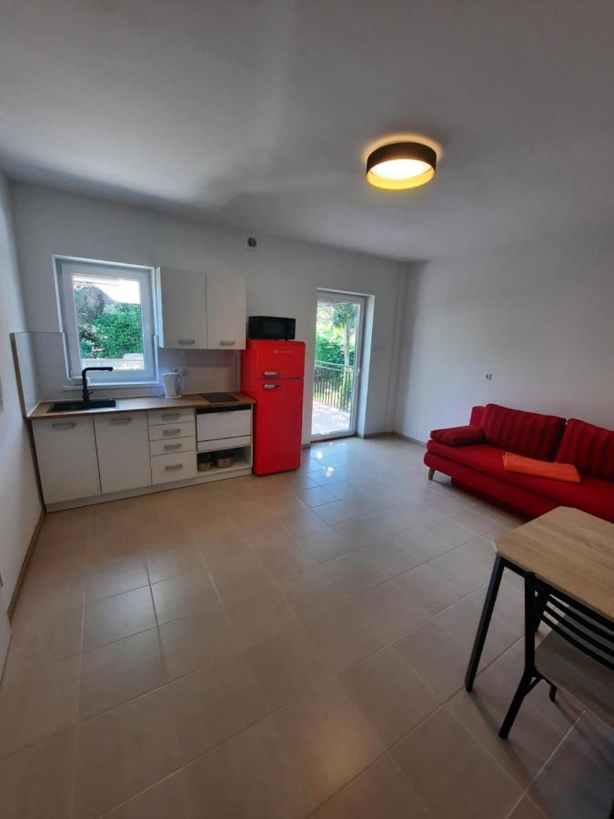 Lena. Appartement