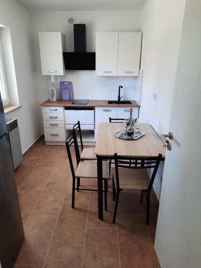 Lena. Appartement